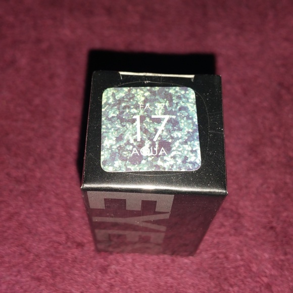 Focallure Eyeshadow Loose Pigment - 17 Aqua - Picture 2 of 4